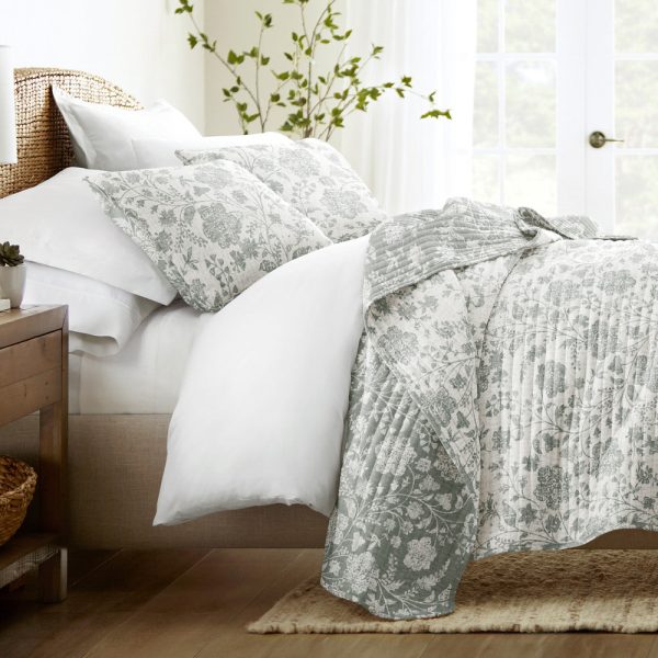 Textured Floral Reversible Quilted Coverlet Set (Sale) For Discount - Image 4