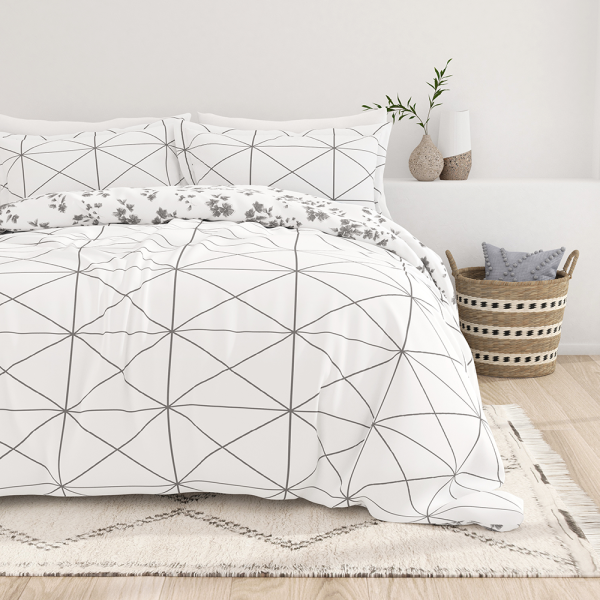 Edgy Flowers Pattern 3-Piece Reversible Duvet Cover Set Hot on Sale