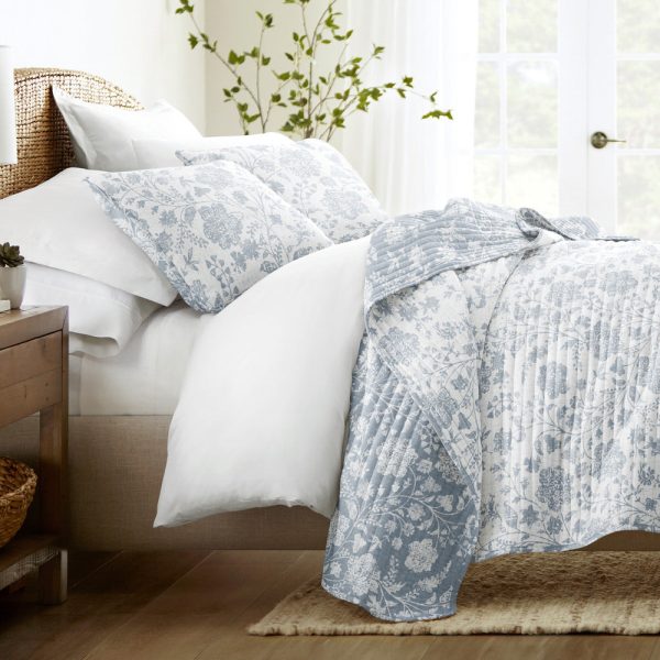 Textured Floral Reversible Quilted Coverlet Set (Sale) For Discount - Image 5